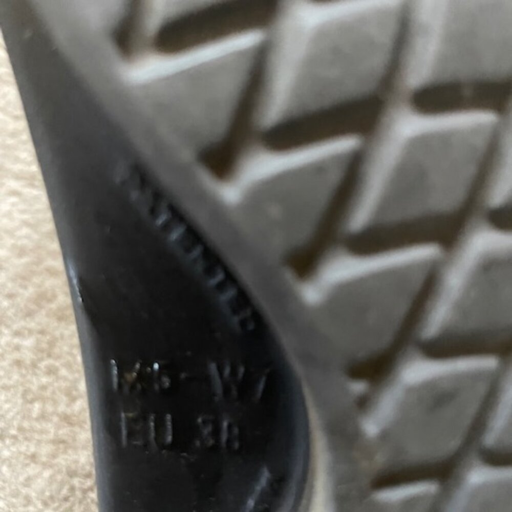 OOFOS Sandals - Picture 5 of 5